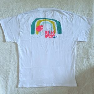 Nike👟 Abstract Graphic Tee👕 - NWT